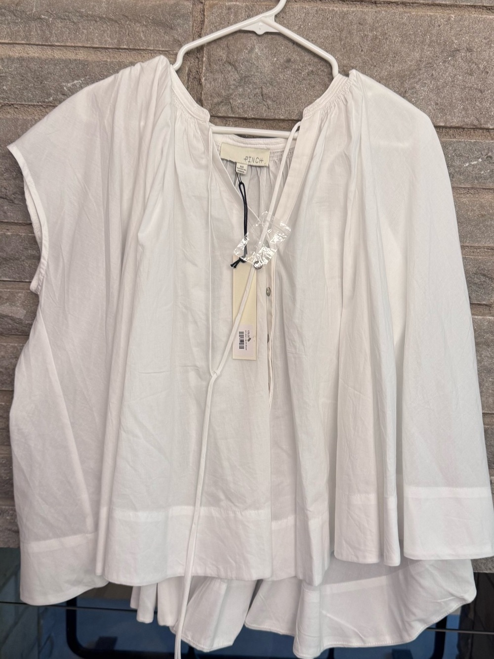 NWT Pinch cap sleeve blouse